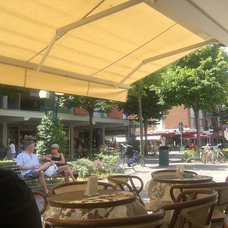 American Charlie's Bar